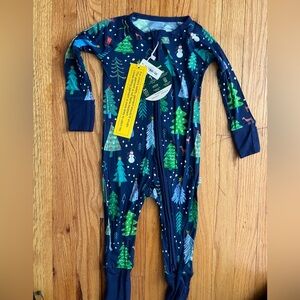 New Little Sleepies Christmas Trees Merry Bright Zippy 6-12 months pajamas